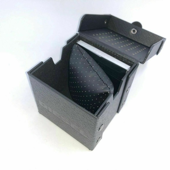 DIESEL SINGLE PRESENTATION SLOT GIFT WATCH BOX WITH CARE CARD - Picture 4 of 5